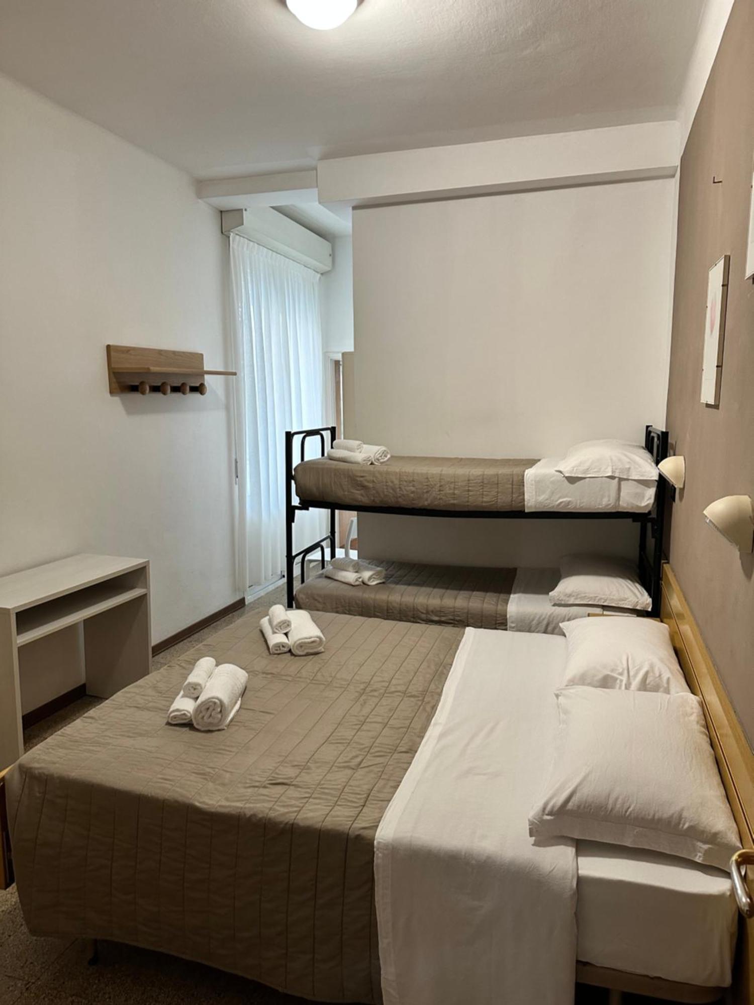 Hotel Enna Rimini Buitenkant foto